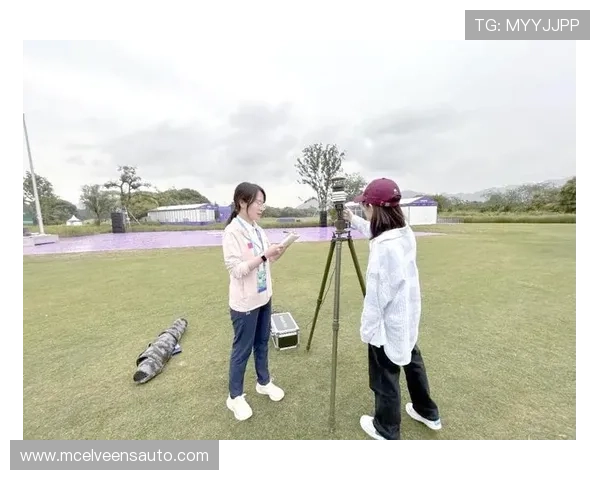 亚运会足球赛受天气因素影响 近期赛事安排与场地应对措施引关注