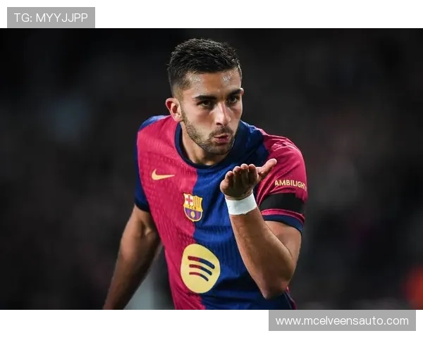 登贝莱与费兰·托雷斯边路战术角色及适配性对比分析 登贝莱与费兰·托雷斯边路战术角色及适配性对比分析