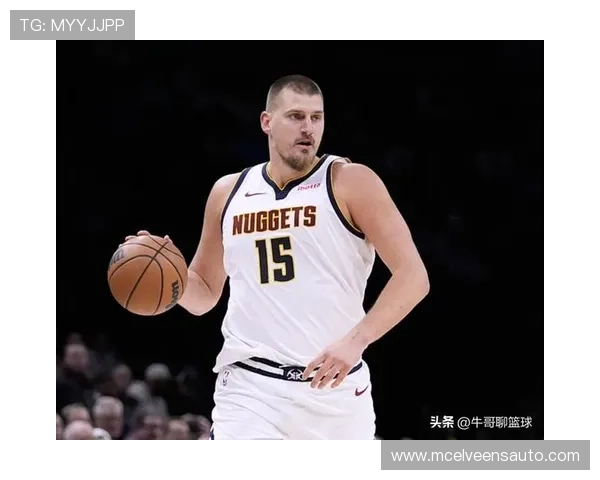 张伯伦背身单打压制约基奇 展现更高篮下效率