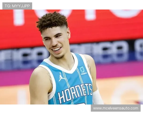 扎伊恩篮下强攻效率提升显著，对比新秀季得分爆发更稳健